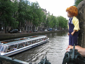 Tilily Holland image