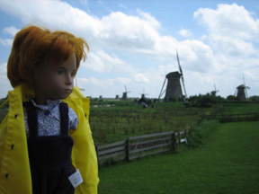 Tilily Holland image